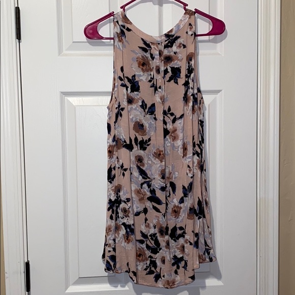 Floral Top - Picture 4 of 5